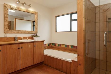 Photo of property in 6 Astelia Way, Waipahihi, Taupo, 3330