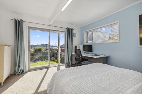 Photo of property in 69 Mantell Street, Seatoun, Wellington, 6022