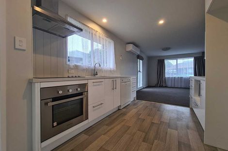 Photo of property in 11 Binstead Place, Avondale, Christchurch, 8061