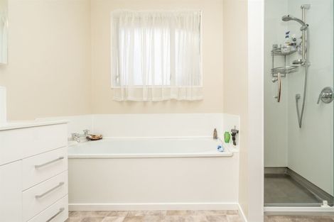 Photo of property in 13 Lansdowne Crescent, Glenview, Hamilton, 3206