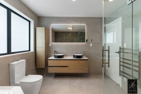 Photo of property in 21 Colliston Rise, Pinehill, Auckland, 0632