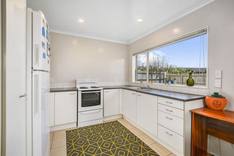 Photo of property in 2/34 Growers Lane, Mangere East, Auckland, 2024