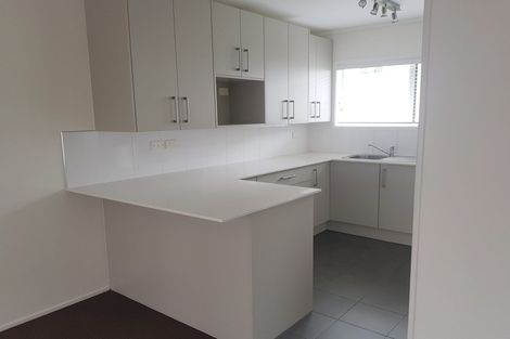 Photo of property in 3/25 Widmore Drive, Massey, Auckland, 0614