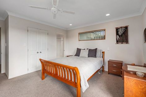 Photo of property in 2 Burnt Oak Drive, Pyes Pa, Tauranga, 3112