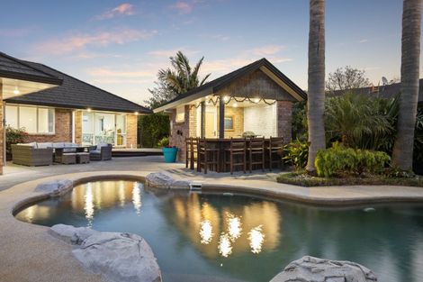 Photo of property in 14 Glencairn Place, Buckland, Pukekohe, 2677