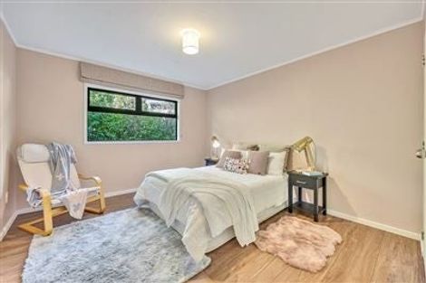Photo of property in 11 Raphael Place, West Harbour, Auckland, 0618