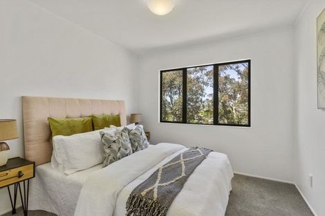 Photo of property in 36 Lorikeet Place, Unsworth Heights, Auckland, 0632