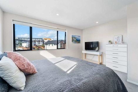 Photo of property in 16 Seafarer Crescent, Stanmore Bay, Whangaparaoa, 0932