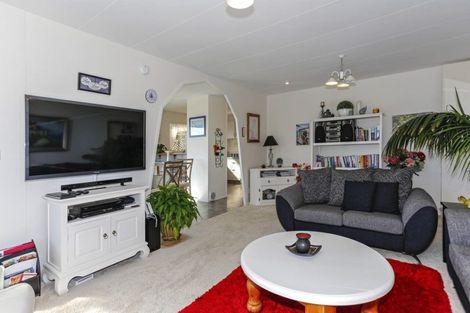 Photo of property in 9 Te Arawa Place, Welcome Bay, Tauranga, 3112