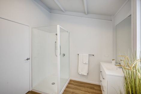 Photo of property in Lantern Light Takeaways, 1012 Willowpark Road North, Mayfair, Hastings, 4122