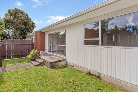 Photo of property in 2/94 Beaumonts Way, Manurewa, Auckland, 2102