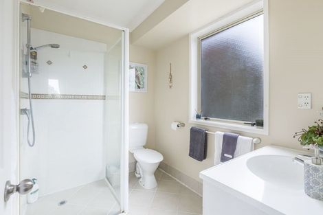 Photo of property in 58 Rivervale Grove, Stanmore Bay, Whangaparaoa, 0932