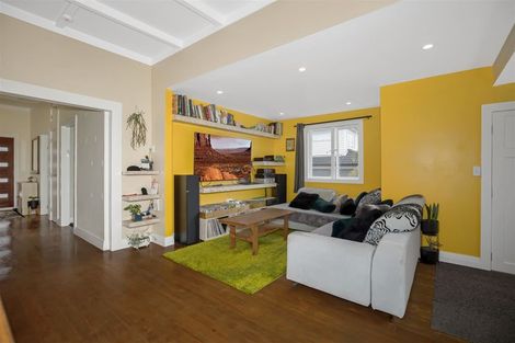 Photo of property in 1/275 Great North Road, Henderson, Auckland, 0612