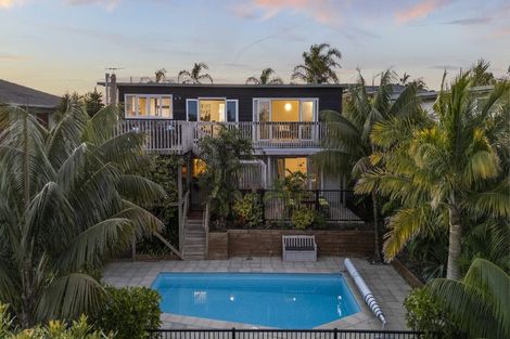 Photo of property in 5 Ravenwood Drive, Forrest Hill, Auckland, 0620