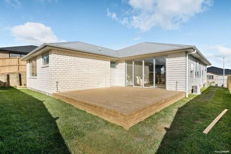 Photo of property in 3 Tararua Street, Massey, Auckland, 0614