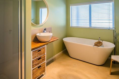 Photo of property in 51 Saunders Close, Whitby, Porirua, 5024