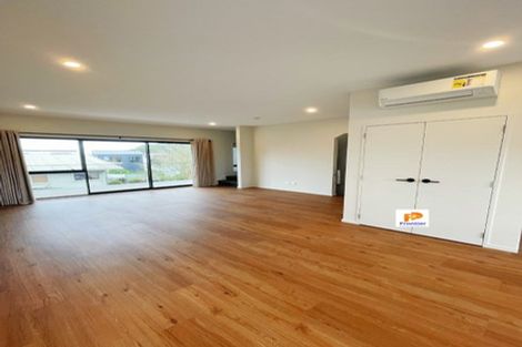 Photo of property in 44 William Souter Street, Forrest Hill, Auckland, 0620