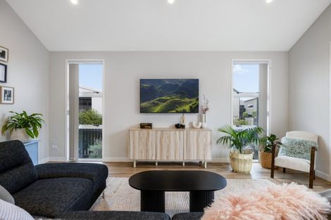 Photo of property in 2 Chain Place, Papamoa, 3118