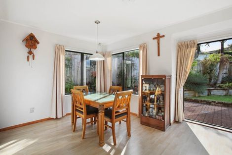 Photo of property in 2/148 Pigeon Mountain Road, Half Moon Bay, Auckland, 2012