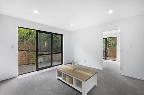 Photo of property in 13 Stubbs Place, Fairview Heights, Auckland, 0632