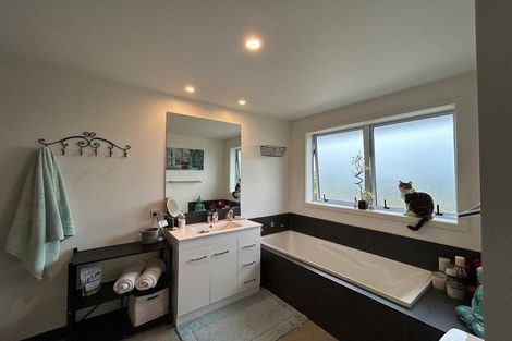 Photo of property in 204 Eskridge Drive, Eskdale, Napier, 4182