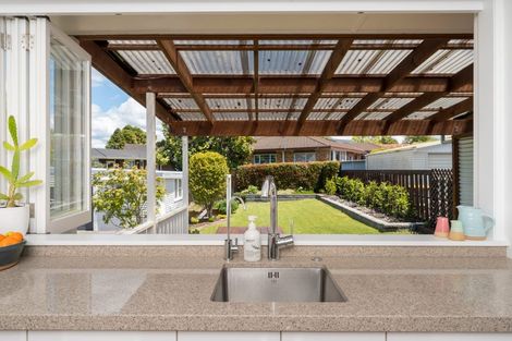 Photo of property in 6 Thornlow Street, Glendene, Auckland, 0602