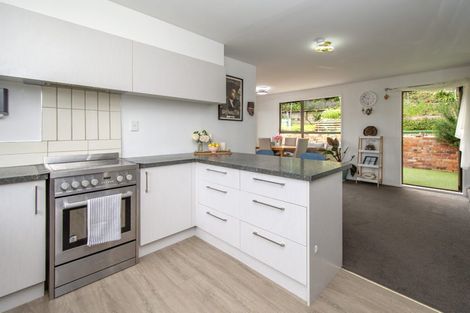 Photo of property in 10 Osmond Lane, Mount Pleasant, Christchurch, 8081