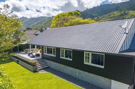 Photo of property in 50 Huia Street, Waikanae, 5036