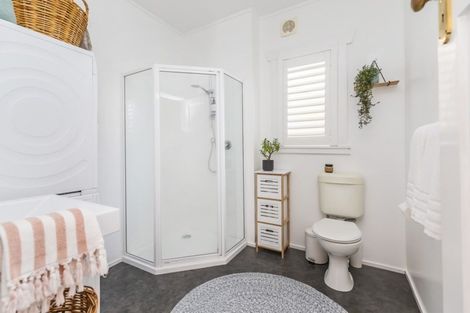 Photo of property in 74 Tio Tio Road, Seatoun, Wellington, 6022