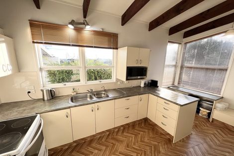 Photo of property in 165 Forrest Hill Road, Forrest Hill, Auckland, 0620