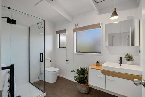 Photo of property in 1/9 Titoki Street, Te Atatu Peninsula, Auckland, 0610