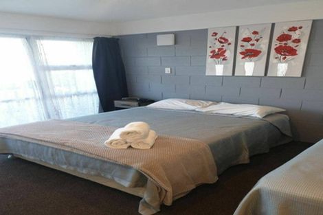 Photo of property in 1 Hurworth Place, College Estate, Whanganui, 4500