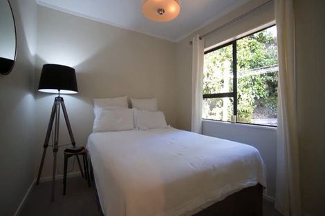 Photo of property in 2/36 Greenvalley Rise, Glenfield, Auckland, 0629