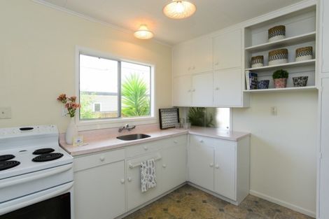 Photo of property in 16 Selwyn Road, Havelock North, 4130