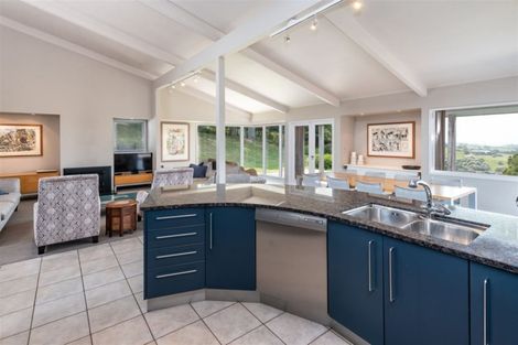 Photo of property in 560 Whitford Road, Whitford, Howick, 2571