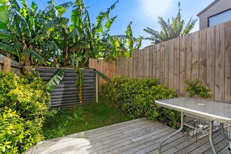 Photo of property in 9/237 Swanson Road, Henderson, Auckland, 0610