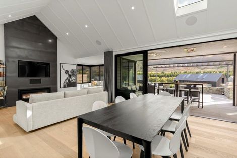 Photo of property in 2 Ploughmans Lane, Arrowtown, 9371