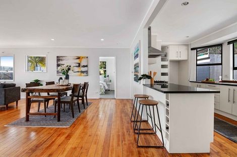 Photo of property in 1099 Whangaparaoa Road, Tindalls Beach, Whangaparaoa, 0930