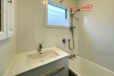 Photo of property in 6 Calgher Avenue, Waitara, 4320