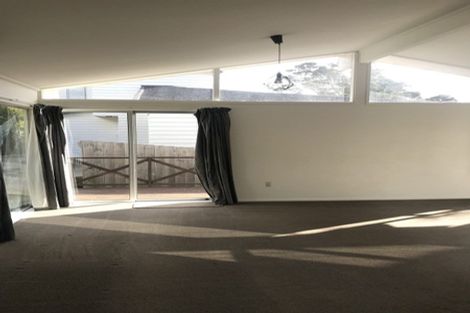 Photo of property in 28 Spinella Drive, Bayview, Auckland, 0629