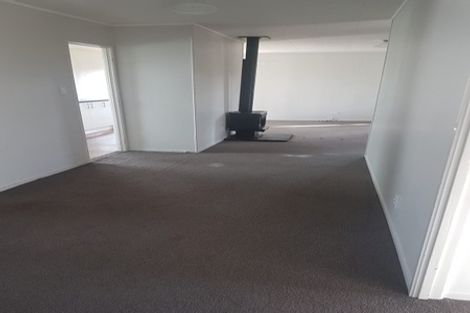 Photo of property in 14 Southview Place, Wattle Downs, Auckland, 2102