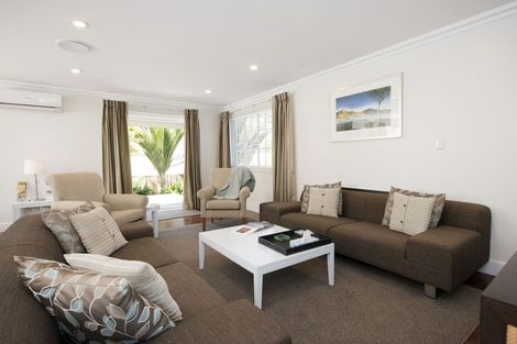 Photo of property in 16 Chapel Street, Russell, 0202