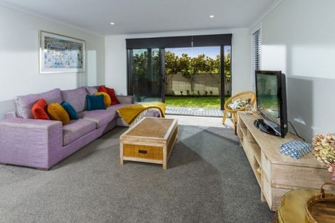 Photo of property in 24 Te Oneroa Way, Long Bay, Auckland, 0630