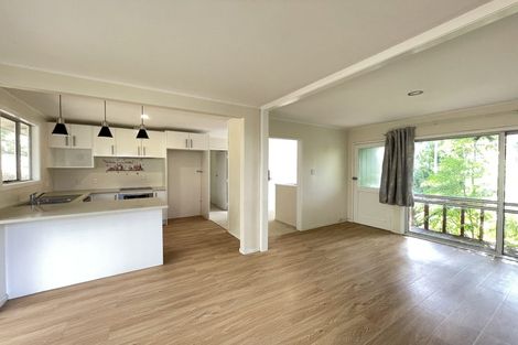 Photo of property in 11 Walnut Lane, Browns Bay, Auckland, 0630