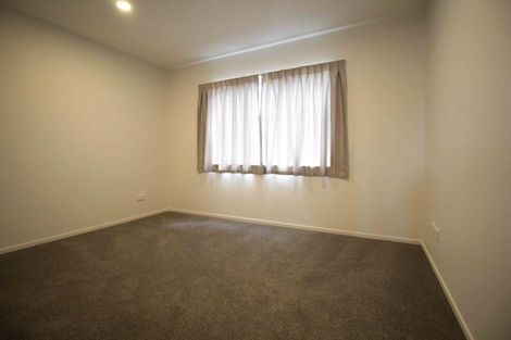 Photo of property in 9a Waddell Avenue, Point England, Auckland, 1072