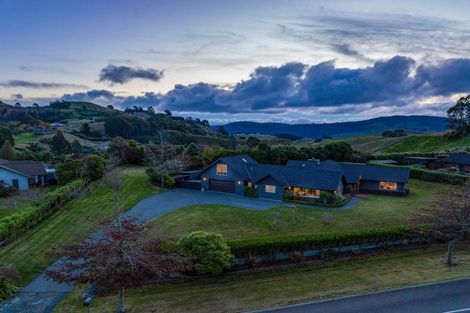 Photo of property in 63 Loch Views Road, Acacia Bay, Taupo, 3385
