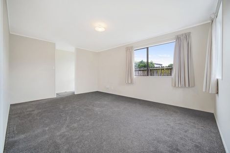 Photo of property in 2/6 Trimdon Street, Randwick Park, Auckland, 2105