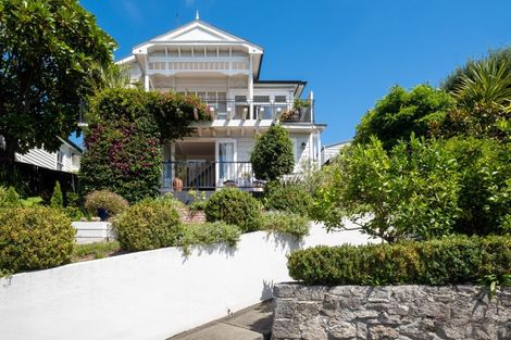 Photo of property in 11 Lincoln Road, Bluff Hill, Napier, 4110