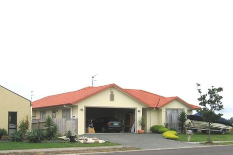 Photo of property in 48 Rush Creek Drive, Westgate, Auckland, 0614