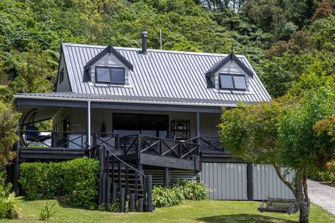 Photo of property in 236 Spencer Road, Lake Tarawera, Rotorua, 3076